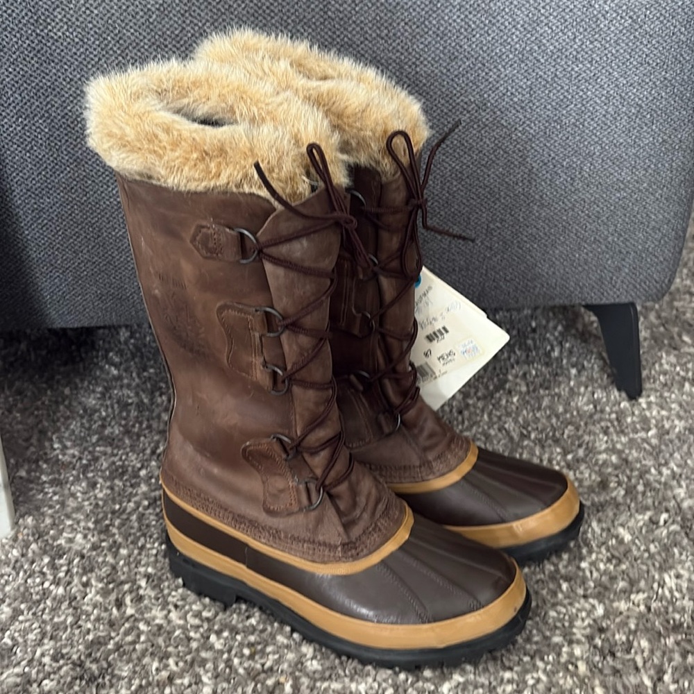 VINTAGE SORELS - Men’s Kaufman Verdun II
Vintage Leather - NWT Rare - Size 7